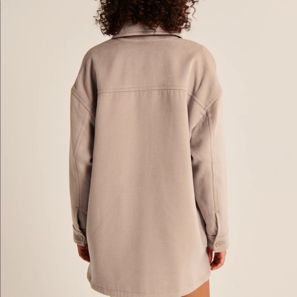‼️SOLD‼️Abercrombie & Fitch Oversized Cozy Shirt Jacket - Picture 5 of 7